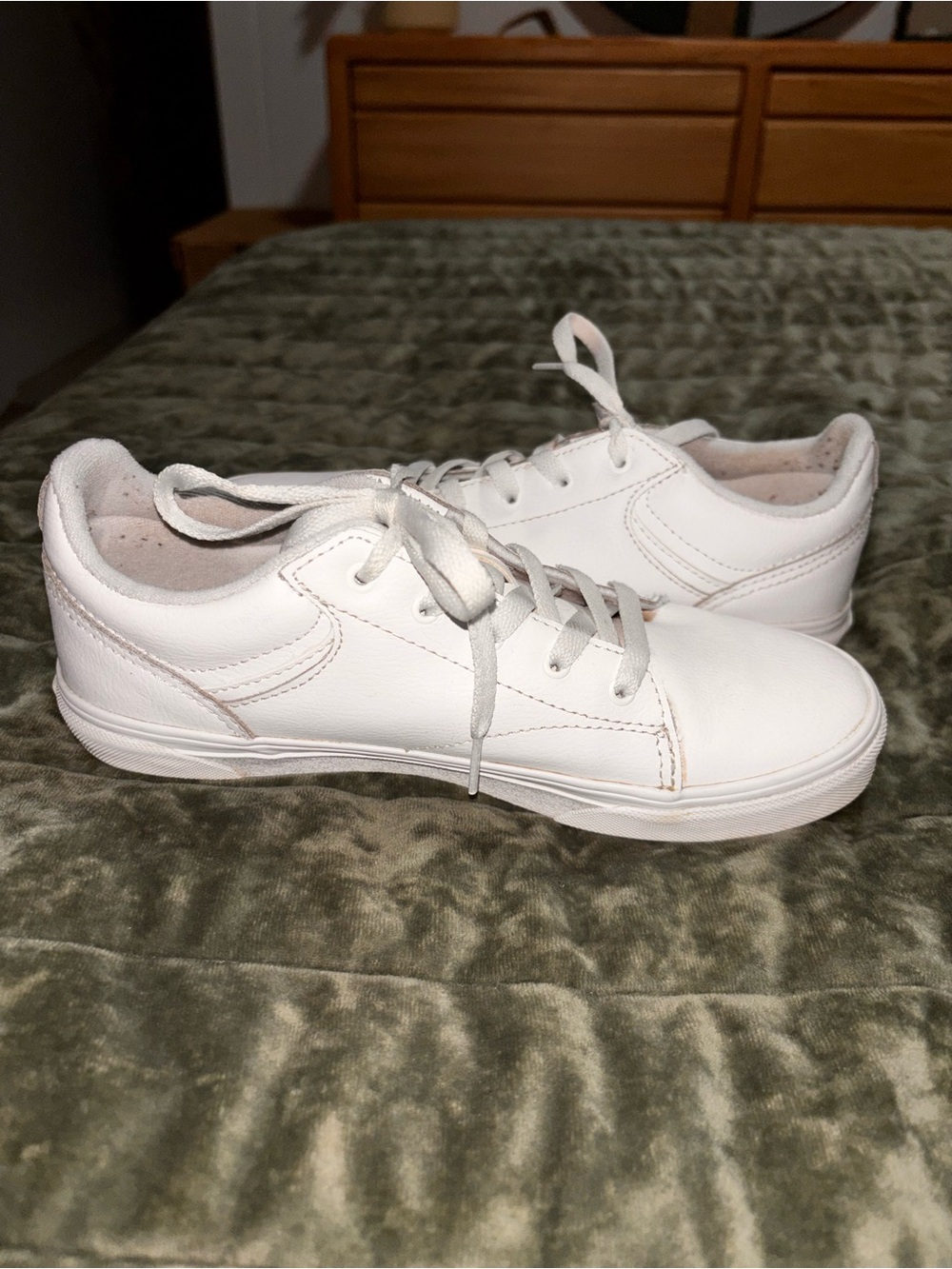 Vans Seldan Youth Size 5 Women’s 7  White leather Low Tops sneakers - Picture 5 of 7